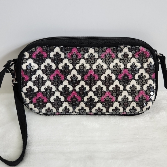 VERA Bradley Shimmer Canterberry Magenta Black White Wallet Wristlet Handbag